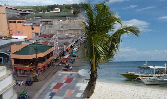 Strand oder Stadt auf den Philippinen. Ich weiß genau wo ich lieber wohne