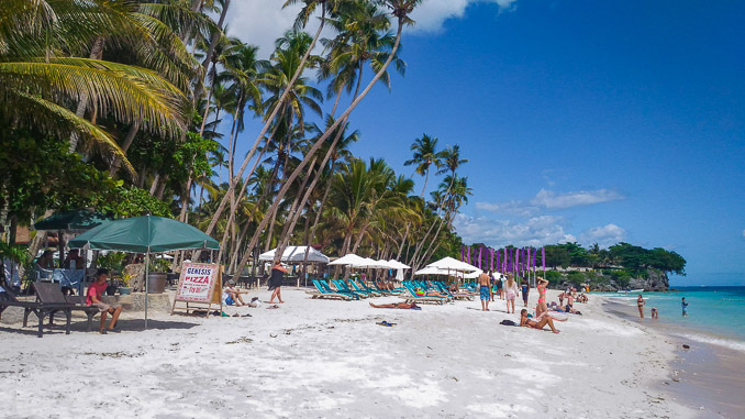 Der Alona Beach auf Bohol